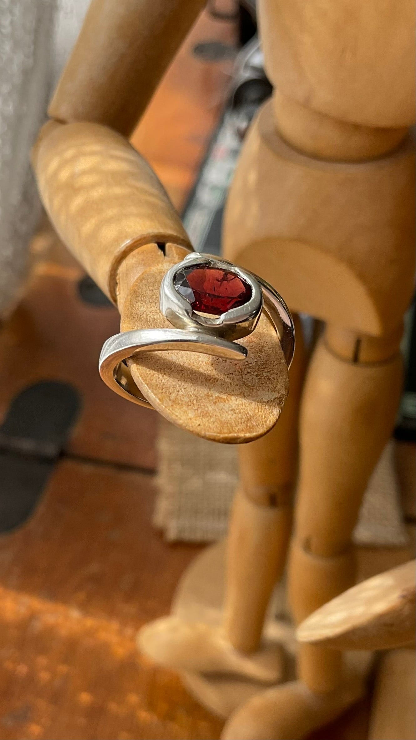 anillo granate